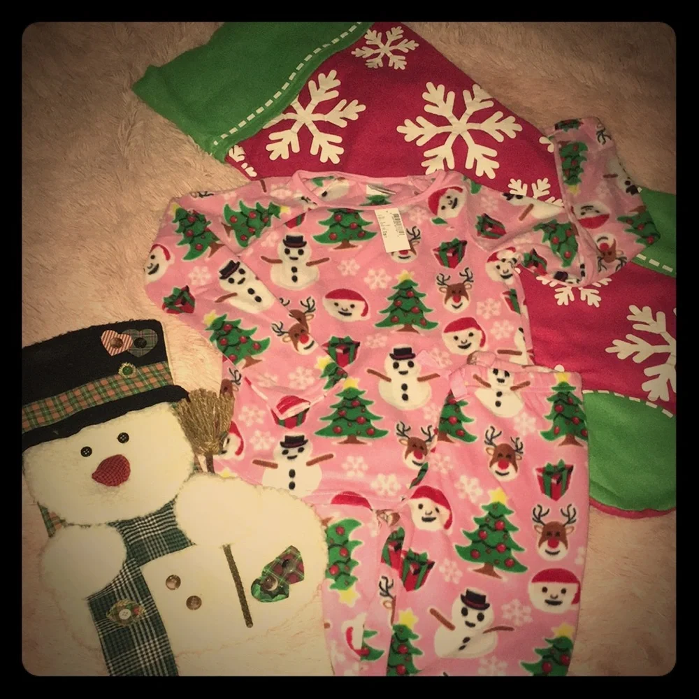 NWT Children’s Place Two Piece Girl's Christmas Holiday Print Fleece Pajamas